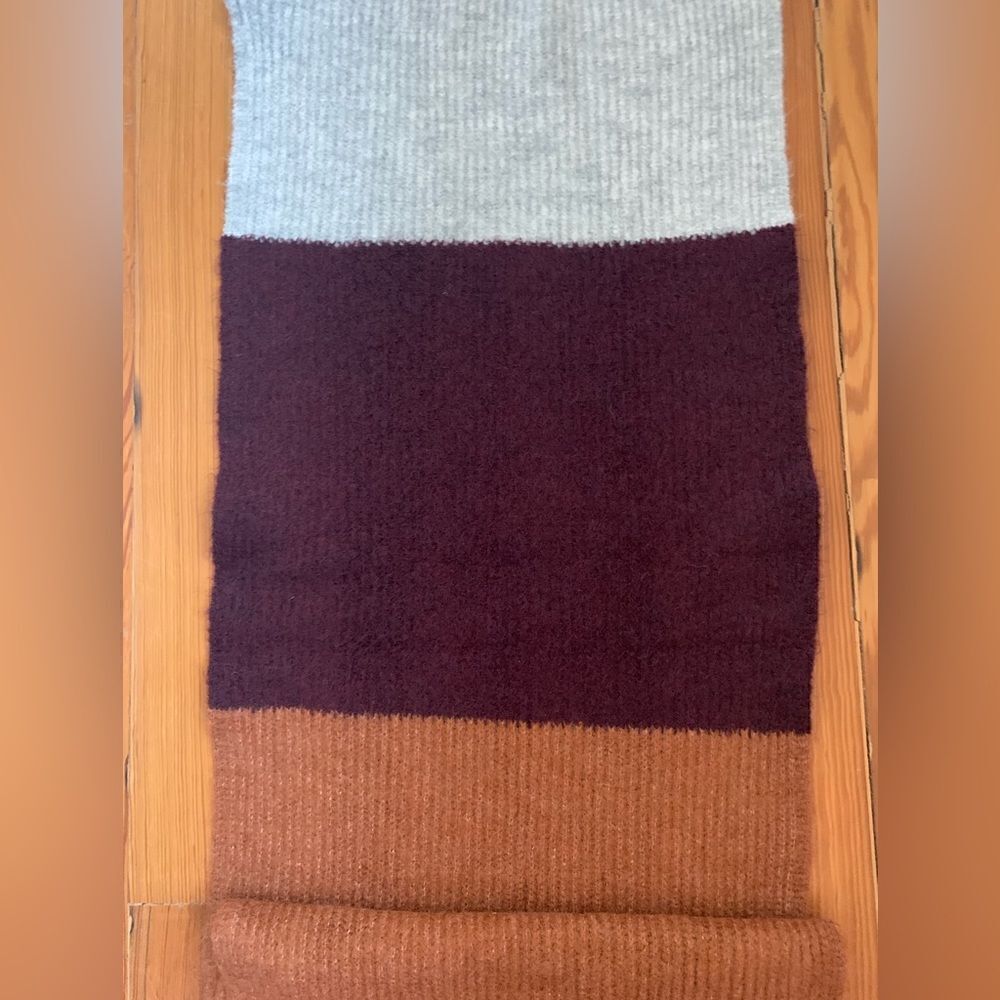NWT Gap Color Block Scarf - Picture 3 of 5